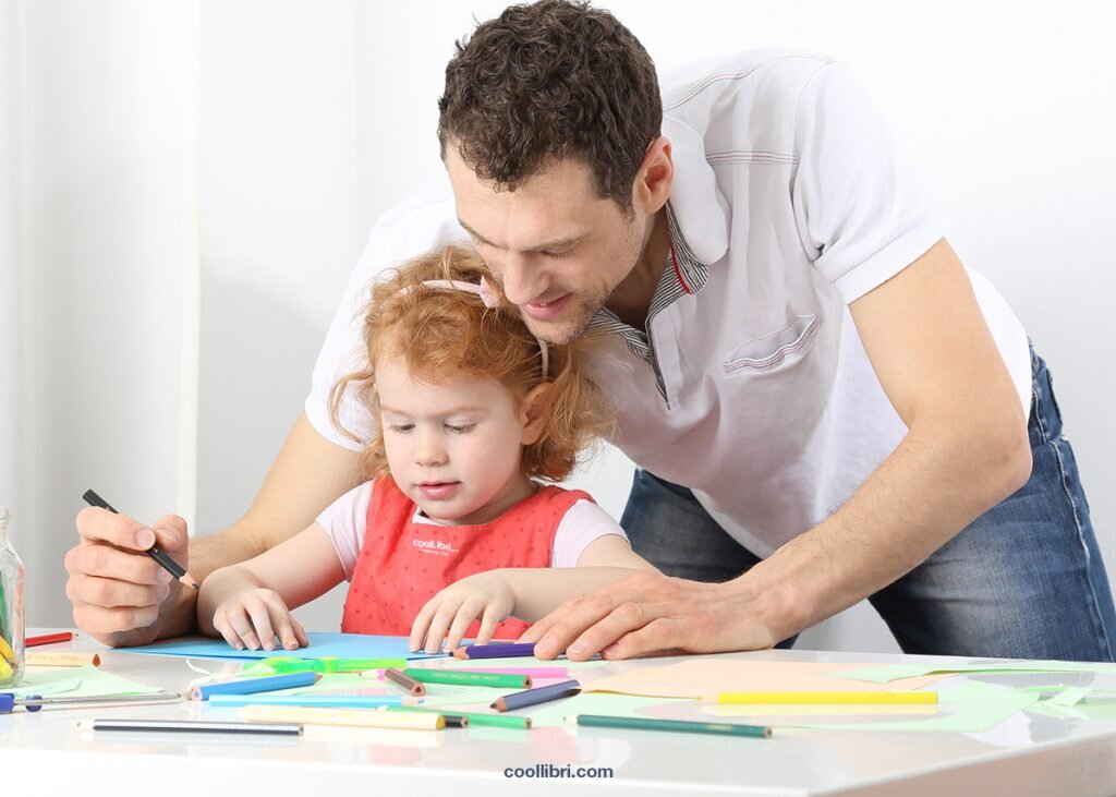 Un livre personnalisé pour la fêtes des mères avec les dessins de vos enfants.