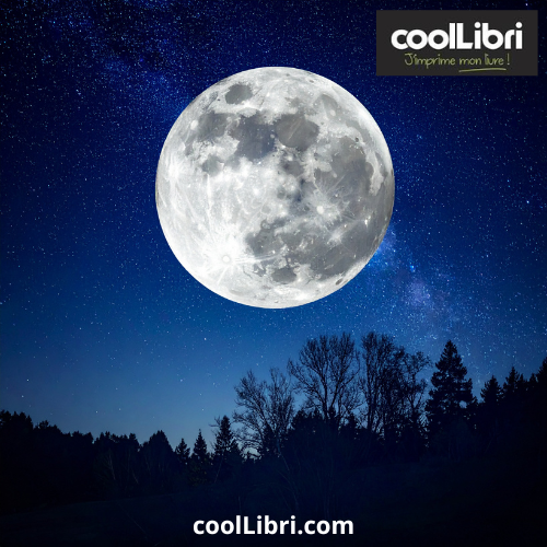 Pleine lune sur fond de nuit profonde