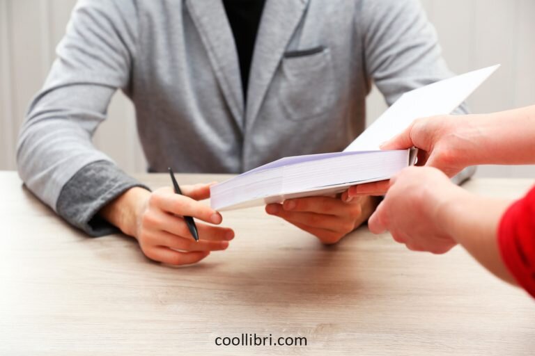 Les pages de garde servent à l'habillage de la couverture d'un livre